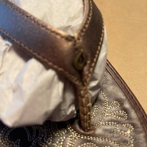 NWT Bronze Leather Olukai Flip Flops Sz 8